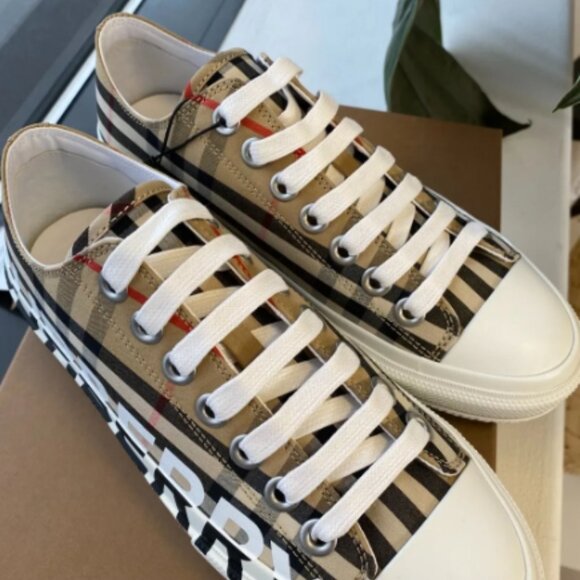 Authentic Burberry logo print vintage check cotton sneakers archive beige - Picture 5 of 6